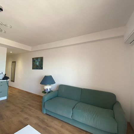 T2 La Singuliere Apartment Сет Екстериор снимка