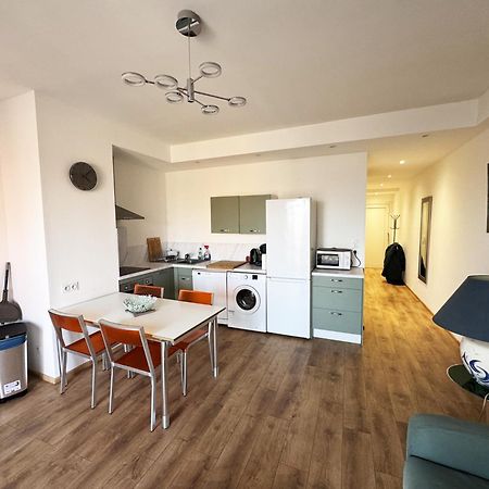 T2 La Singuliere Apartment Сет Екстериор снимка