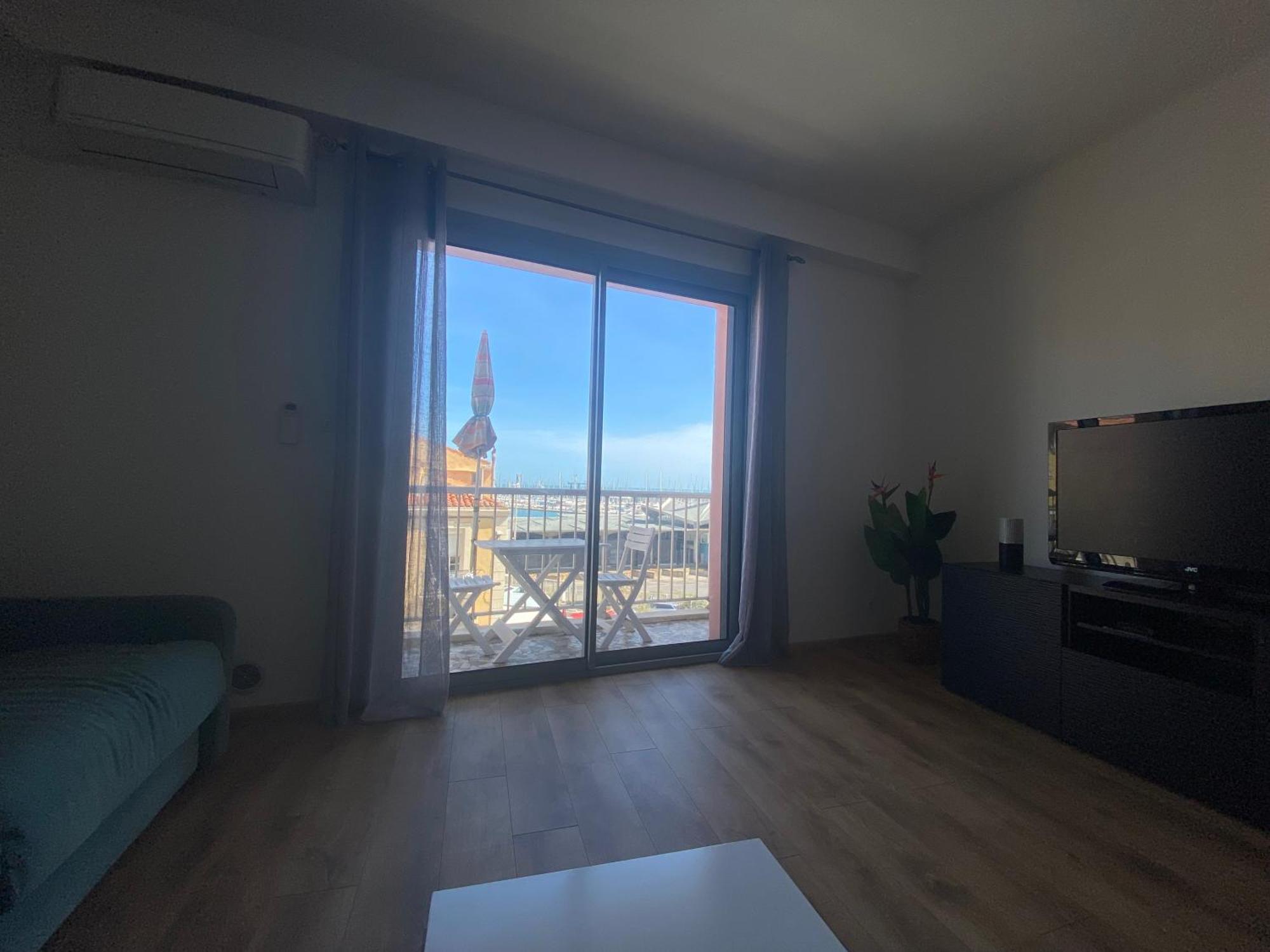 T2 La Singuliere Apartment Сет Екстериор снимка