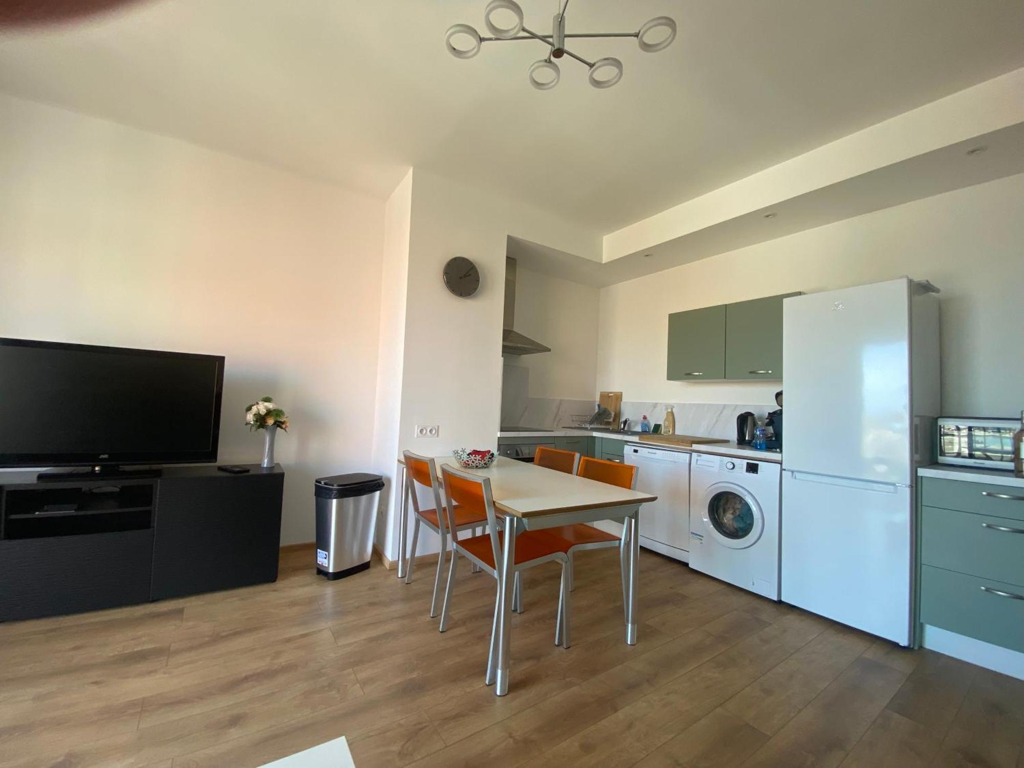 T2 La Singuliere Apartment Сет Екстериор снимка