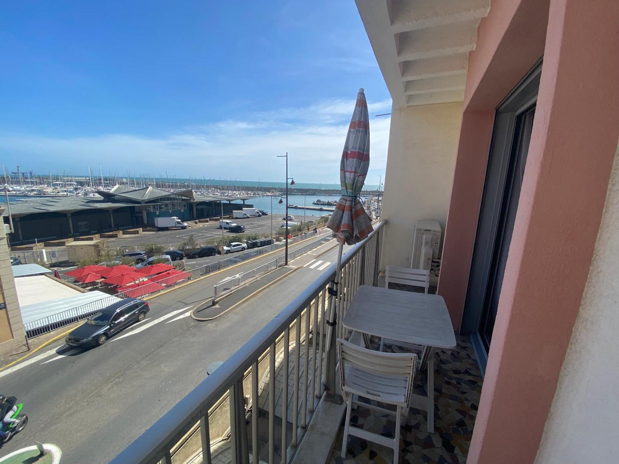 T2 La Singuliere Apartment Сет Екстериор снимка