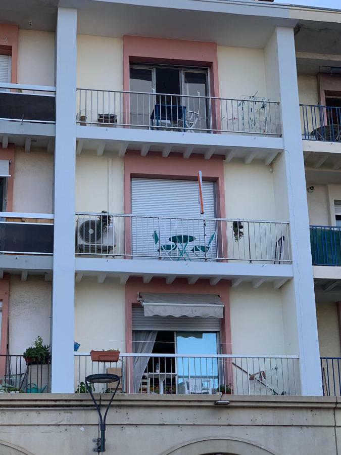 T2 La Singuliere Apartment Сет Екстериор снимка