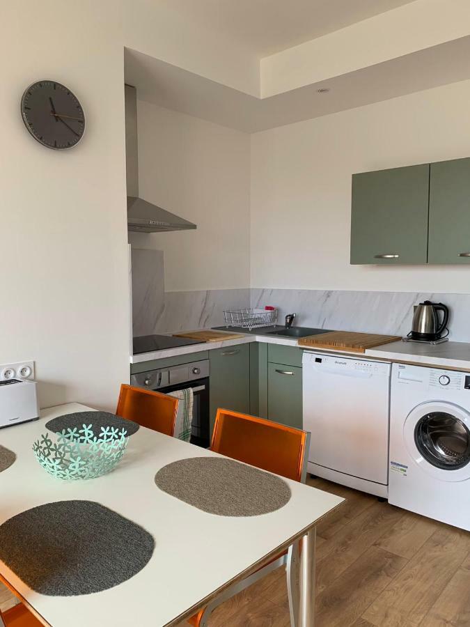 T2 La Singuliere Apartment Сет Екстериор снимка